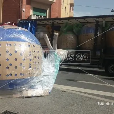 Gli animali giganti del Cracking Art a Cosenza, arrivate le installazioni artistiche