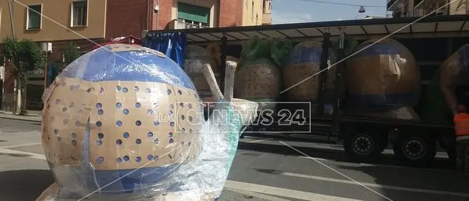 Gli animali giganti del Cracking Art a Cosenza, arrivate le installazioni artistiche