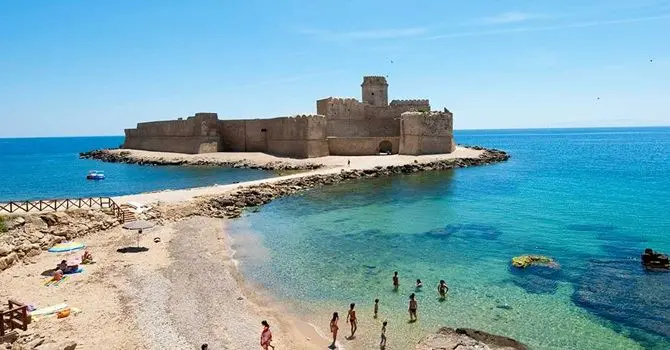 Si lavora per la riapertura de Le Castella di Isola Capo Rizzuto