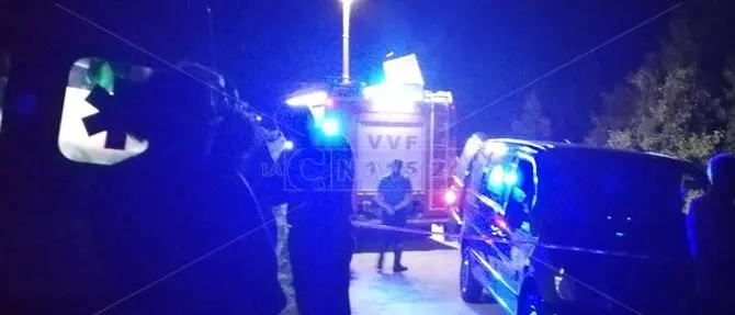 Belvedere, auto si ribalta e finisce in una scarpata: morto il conducente