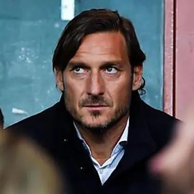 Totti, dopo 30 anni l'addio alla Roma