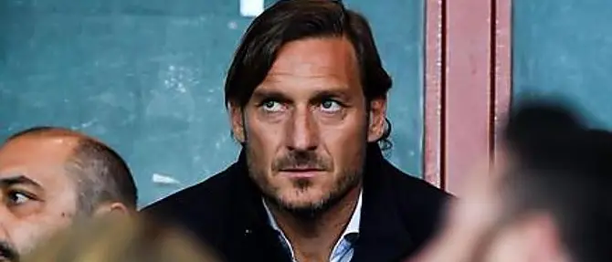 Totti, dopo 30 anni l'addio alla Roma