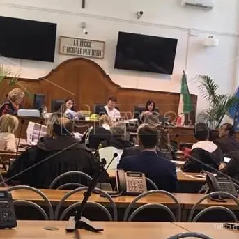 Riparte a Locri il processo a Lucano, assente in aula l'ex sindaco