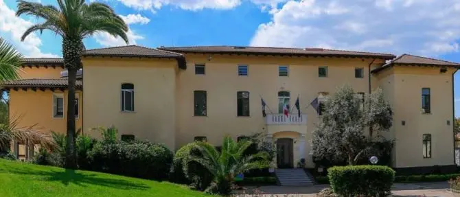 Regione Calabria, il “pasticcio” del concorso all’Istituto zooprofilattico del Mezzogiorno