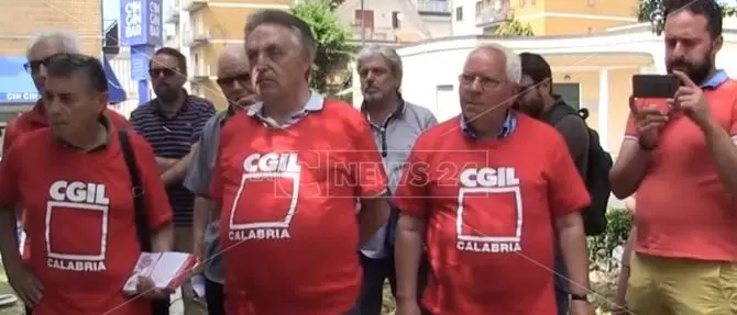 La protesta della Cgil negli ospedali: «Sbloccate le assunzioni»