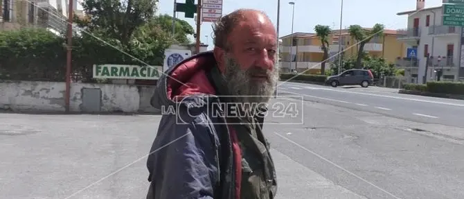 Salvatore non è più invisibile: arrivano medici e forze dell'ordine