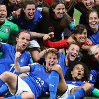 Tutti pazzi per le azzurre, l’Italia femminile vince girone e ascolti