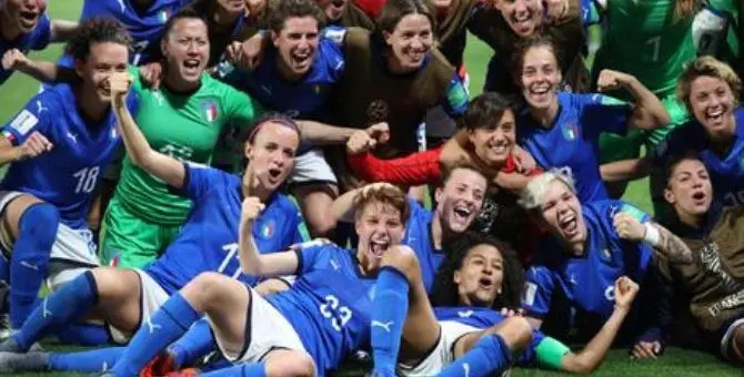 Tutti pazzi per le azzurre, l’Italia femminile vince girone e ascolti