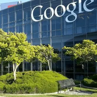 Tecnologia, Google sfida Apple: gli sms diventano multimediali