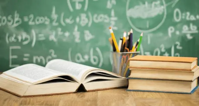 Bimbi imparano la lingua dei segni per accogliere il compagno sordo