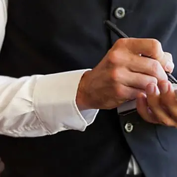 Turismo, i sindacati: «Controlli in alberghi e ristoranti per tutelare i lavoratori»
