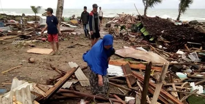 Tsunami di 20 metri, è strage in Indonesia: 168 morti