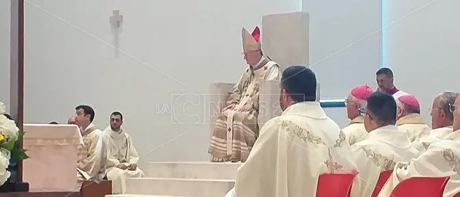 Il segretario di Stato Vaticano a Gioia Tauro: «Fate largo ai giovani»