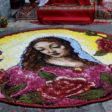 Arte e fede, a Potenzoni il tradizionale appuntamento con l’Infiorata