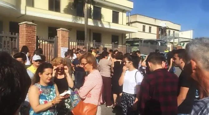 Il Liceo scientifico di Vibo verso lo sgombero, scatta la protesta