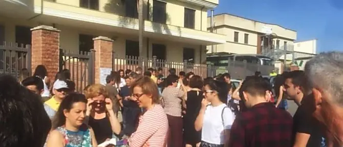 Il Liceo scientifico di Vibo verso lo sgombero, scatta la protesta