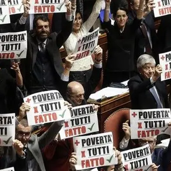 Manovra, arriva il Sì del Senato. Ma è scontro in aula
