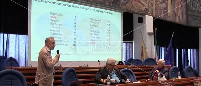 La sanità (non) è in vendita, il nefrologo Remuzzi presenta il suo libro