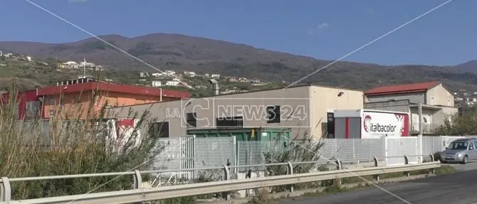 Fuscaldo, dissequestrato lo stabilimento Italbacolor. Salvi i posti di lavoro