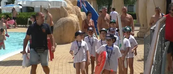 Bagnini per un giorno, dieci “baby rescue” all’Odissea 2000