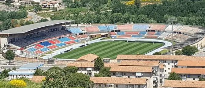 Forzato il portone d'ingresso della sede del Cosenza Calcio