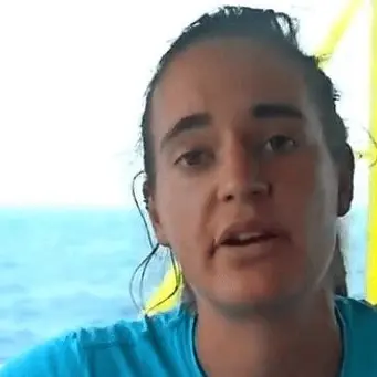 Migranti, il capitano di Sea Watch: «Forzo il blocco. Vite umane al primo posto»