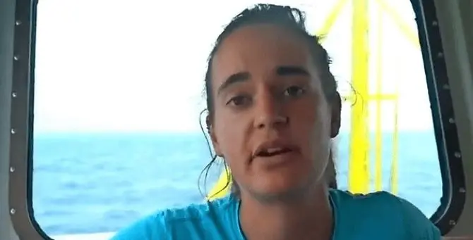 Migranti, il capitano di Sea Watch: «Forzo il blocco. Vite umane al primo posto»