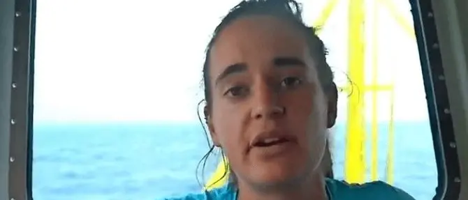 Migranti, il capitano di Sea Watch: «Forzo il blocco. Vite umane al primo posto»