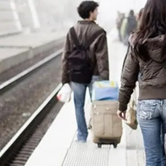 I giovani vanno via dalla Calabria, l'allarme lanciato dalla Svimez