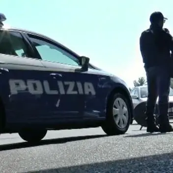 Con un taglierino semina il panico su un autobus: arrestato 38enne