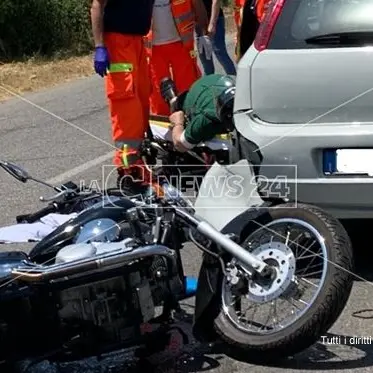 Montalto Uffugo, scontro auto-moto: ferito un centauro
