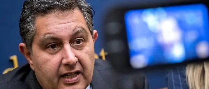 Fi, ultimatum di Toti al Cav: «Nuovo partito subito o è tutto finito»