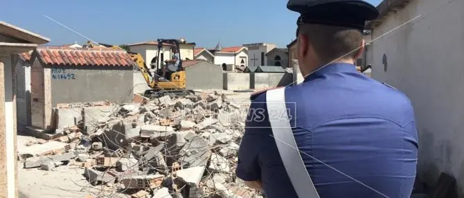 Abusivismo al cimitero di Locri, la minoranza vuole vederci chiaro