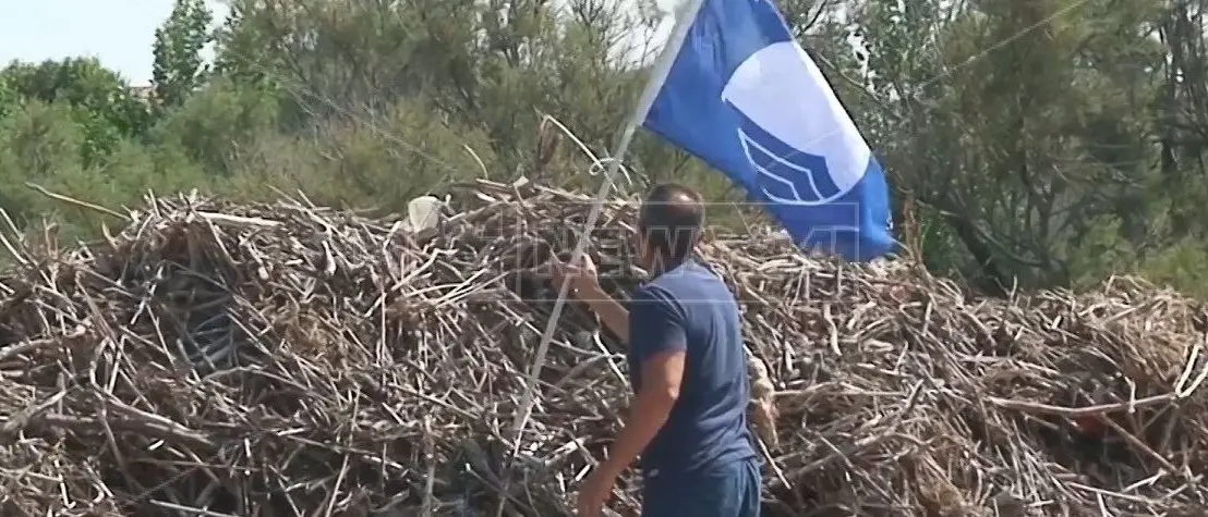 «Quale bandiera blu a Sellia? Le nostre attività muoiono tra i rifiuti»