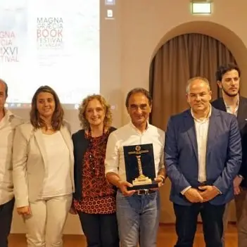 La colonna d’oro di Affidato per i vincitori del Magna Graecia film festival