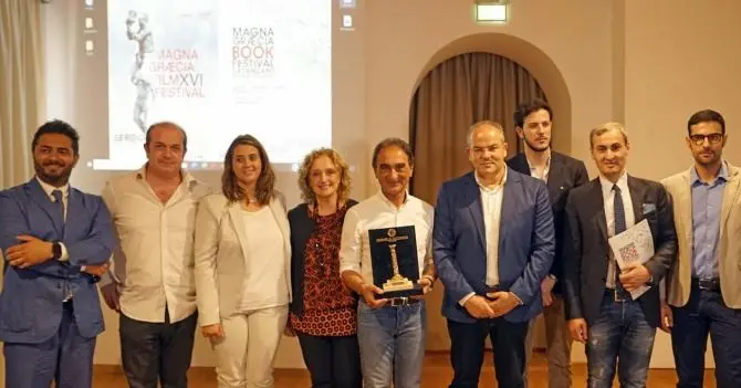 La colonna d’oro di Affidato per i vincitori del Magna Graecia film festival