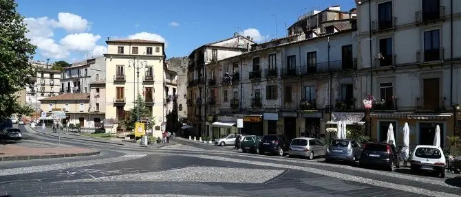 Alla scoperta del centro storico di Cosenza, appuntamento con Cinque sensi di marcia