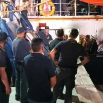 La Sea Watch è attraccata al porto di Lampedusa, arrestata la capitana Carola