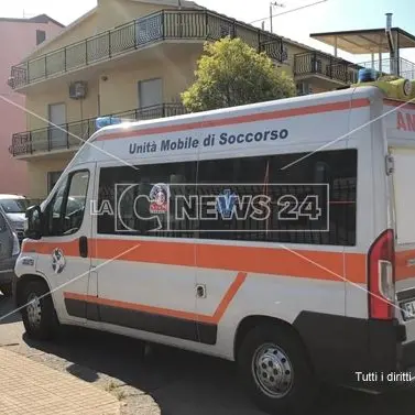 L'ufficio postale nel container, malore per una impiegata