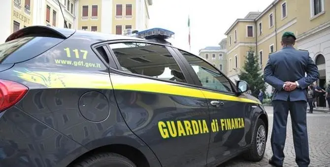 Onlus migranti collegate alla 'ndrangheta, eseguiti 11 arresti