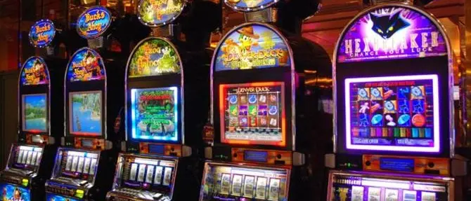 Ladri in trasferta, svuotano slot e fuggono ma vengono individuati