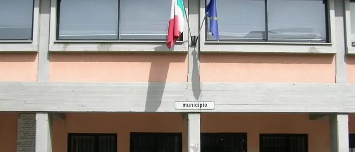 Estorsione aggravata dal metodo mafioso, tre arresti: c'è anche un dirigente comunale