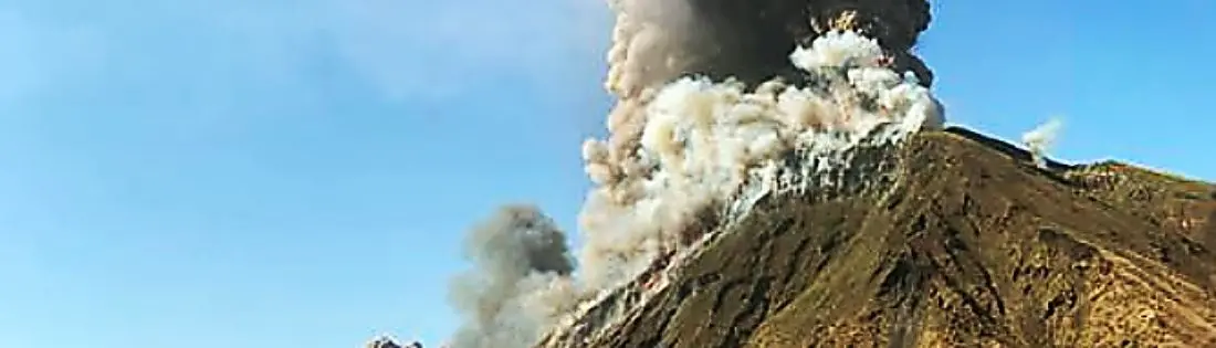 Eruzione Stromboli: «Sembrava la fine del mondo, fuoco ovunque e gente in mare»