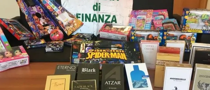Prodotti contraffatti, oltre 100mila articoli sequestrati a Lamezia