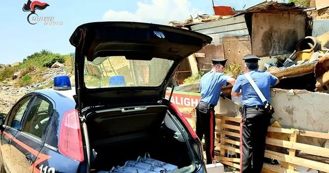 Lamezia, saccheggiano un ripetitore e nascondono la refurtiva nel campo rom