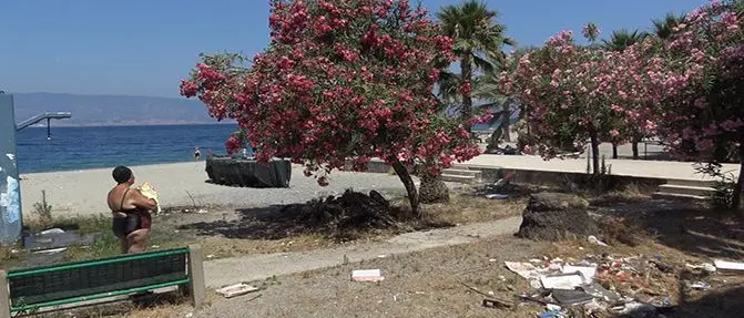 Degrado al lido comunale di Reggio, per il centrodestra «ennesima falcomatata»