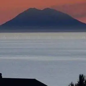 Stromboli, il vulcano che guarda Tropea. I racconti di chi è scappato dall’eruzione