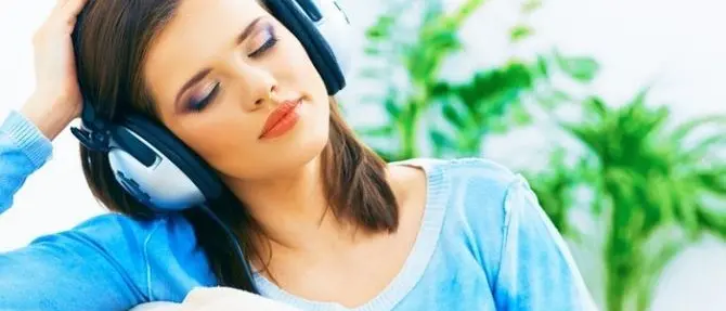 Ascoltare la musica preferita riduce lo stress e migliora l’umore