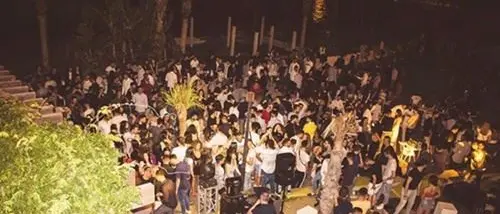 Confcommercio Reggio: «Chioschi diventati discoteche non autorizzate»