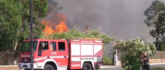 Rogo devasta abitazioni alla marina di Catona, paura tra i bagnanti